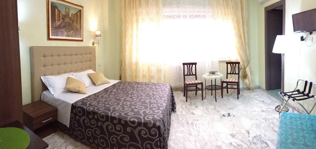 Vatican Golden Rooms Roma Quarto foto